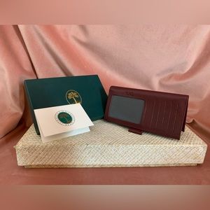 Levenger RAL Swell Checkbook Cove R-Burgundy